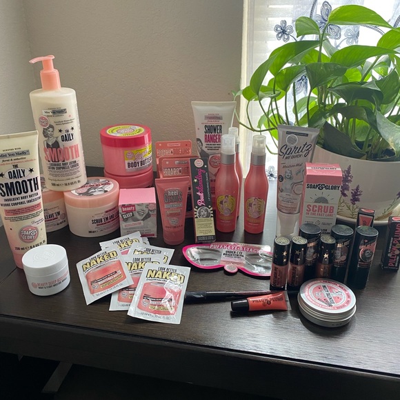 Soap and Glory 36 items - Picture 3 of 3